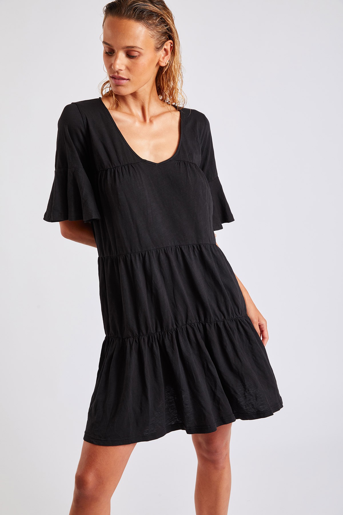 Kimi Enoha black loose-fitting short dress | Banana Moon®