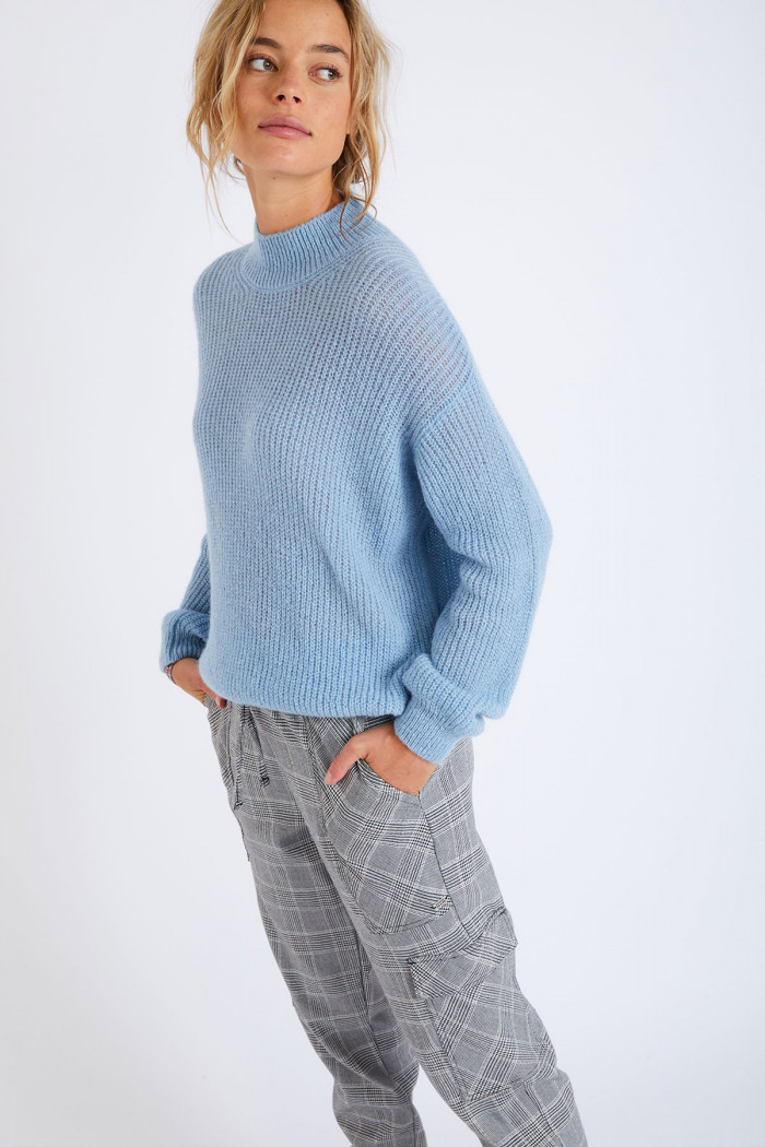 Charles Kelyan blue knit sweater