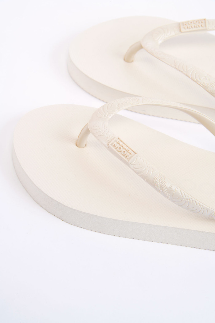 Chancletas color crudo Swains Tahuata