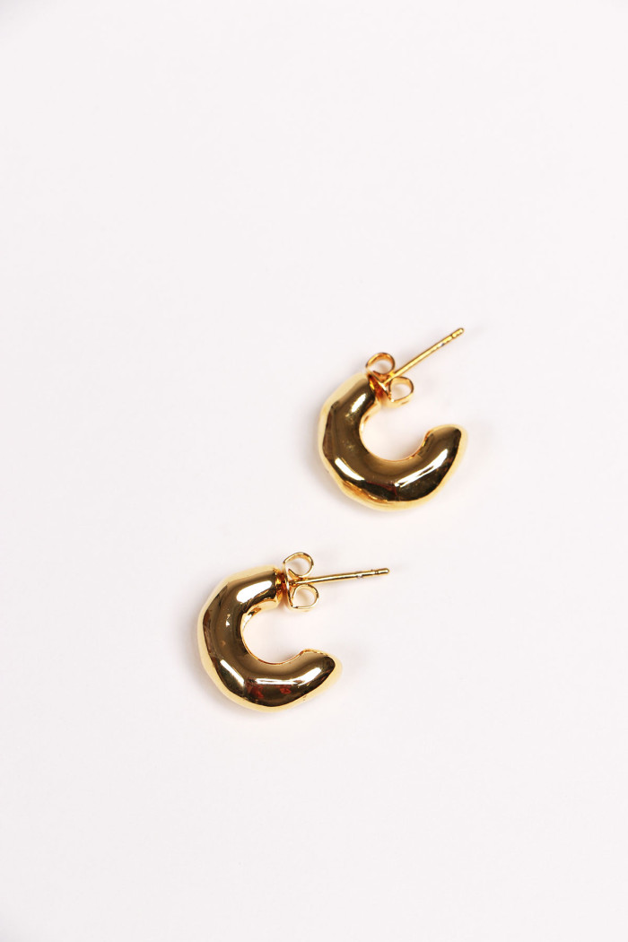 Shashi® Sola Hoop small golden hoop earrings