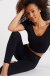 T-shirt de sport noir pour femme Mantra Wellness