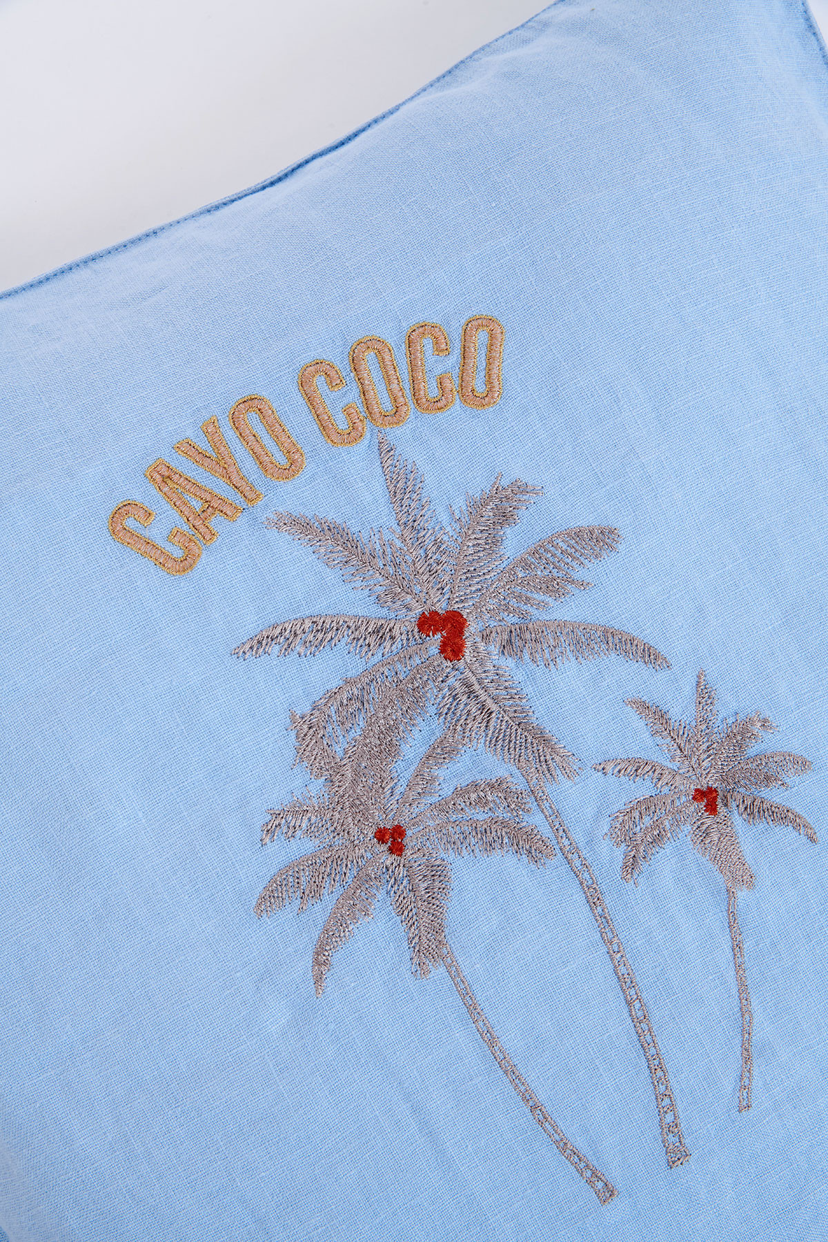 Funda de cojín bordada azul celeste Orama Coco - 1