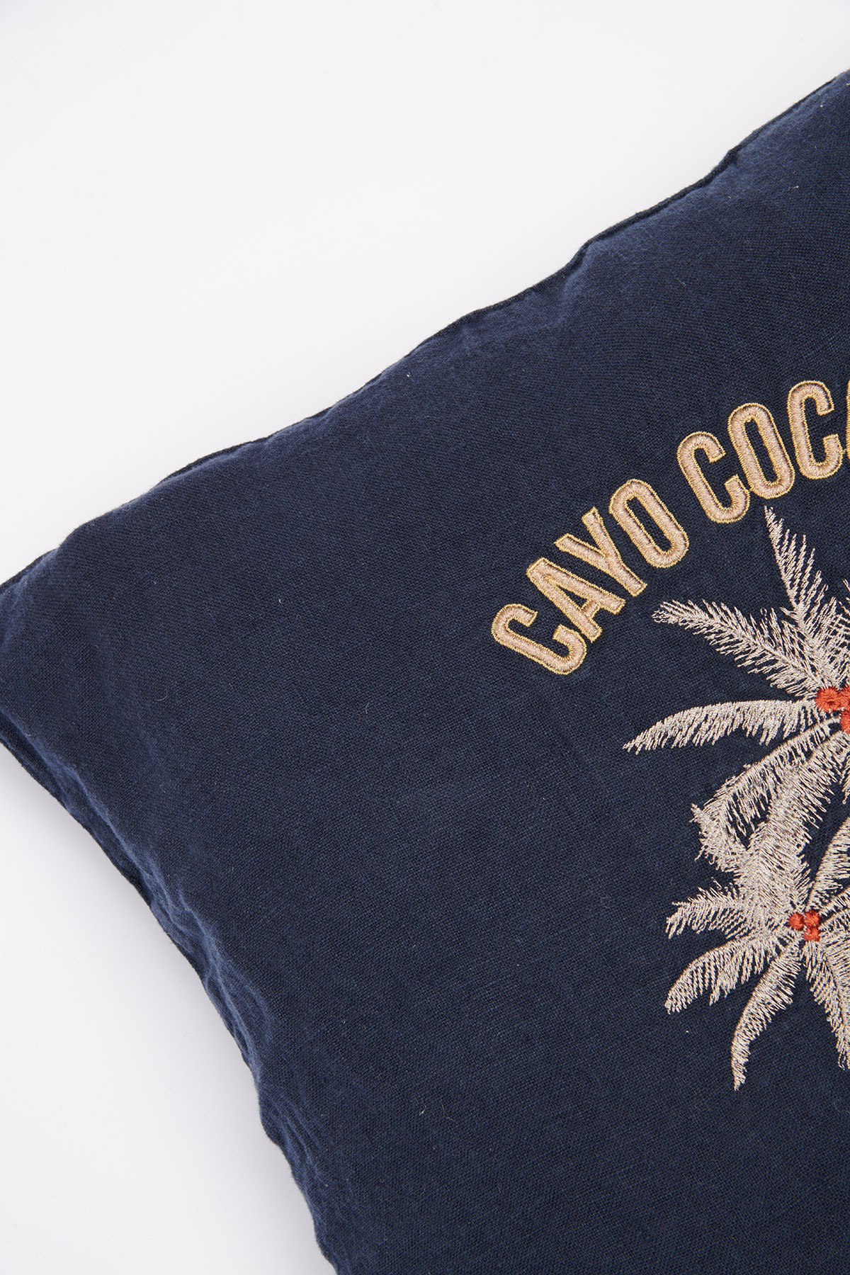 Housse de coussin brodée bleu marine Orama Coco - 2