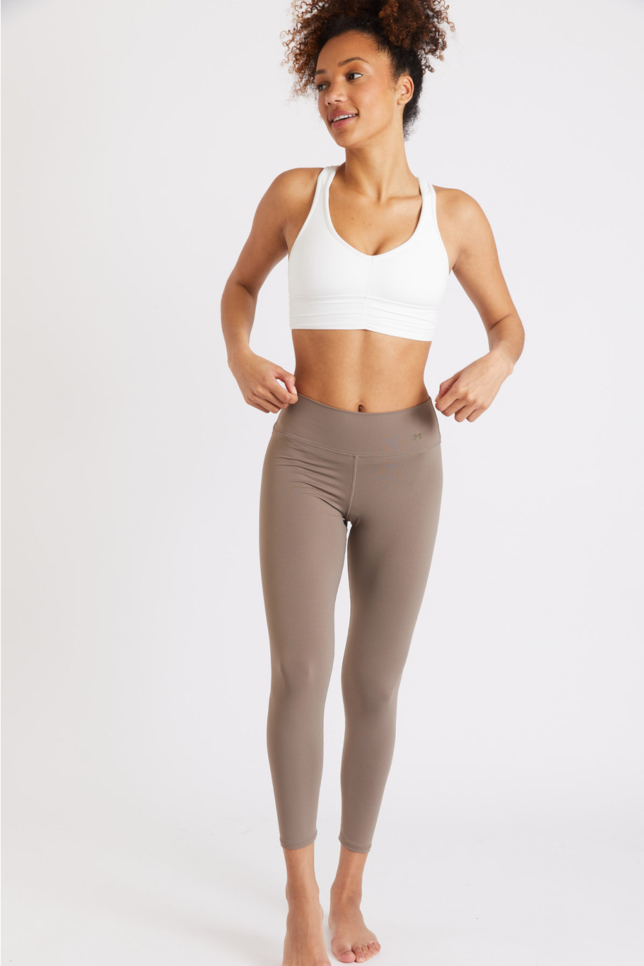 FLOW WELLNESS off-white sports bra - 4