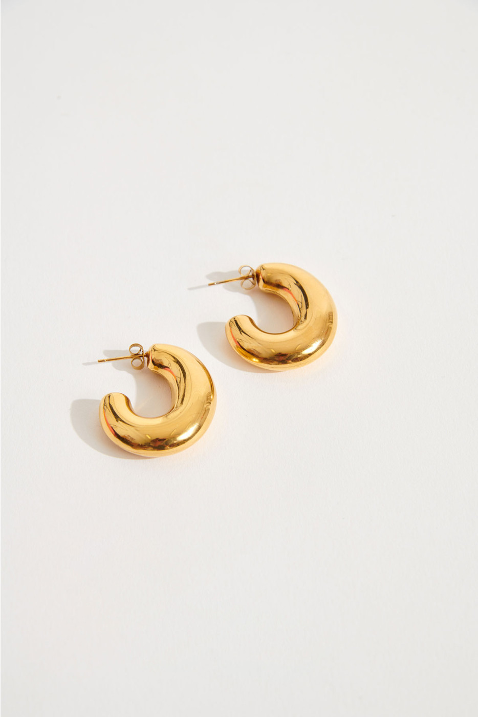 Shashi® Sola Hoop small golden hoop earrings - 2