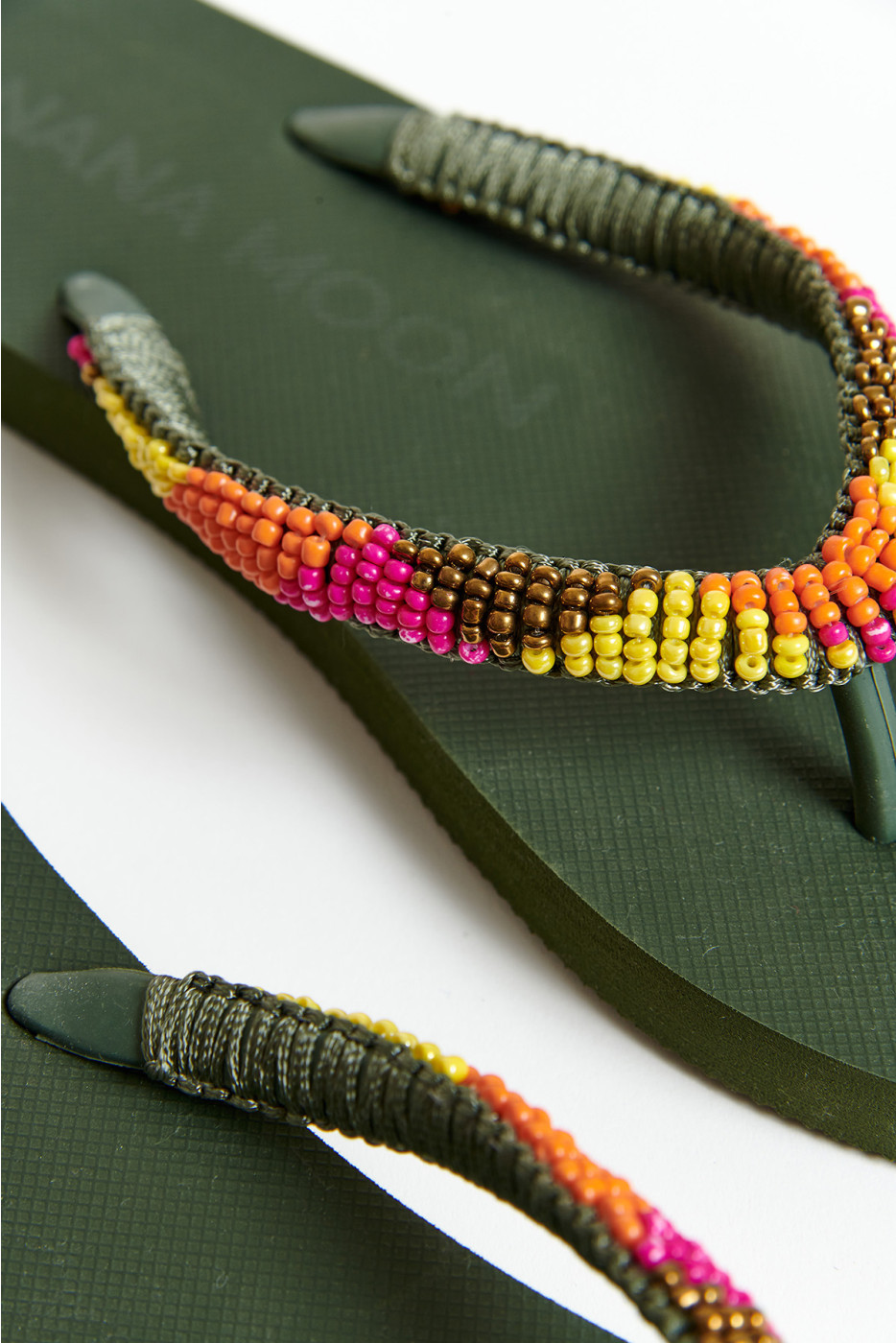 CALISUN SEASIDE Khaki flip-flops with colored beads
