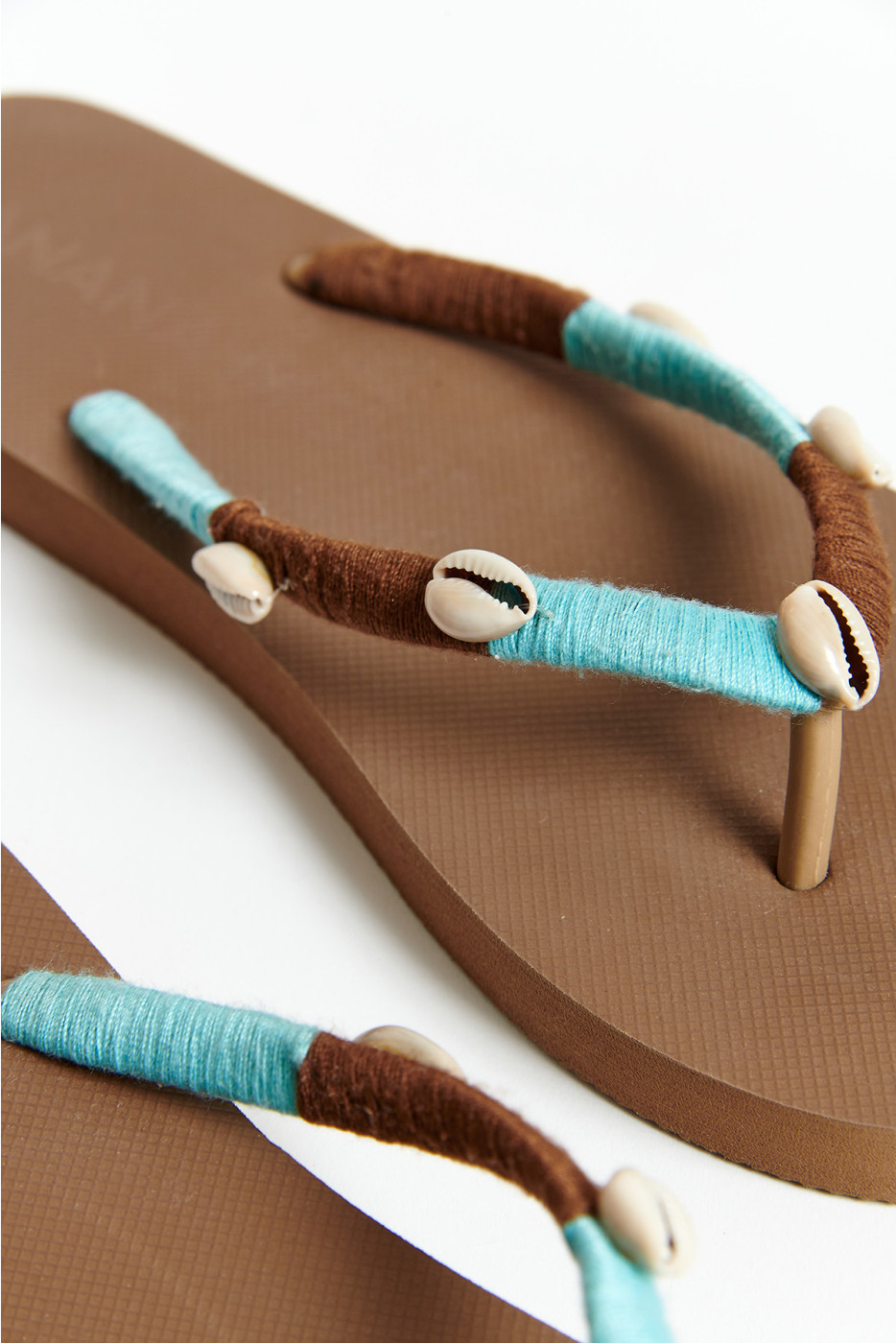 NILULU SEASIDE brown flip-flops