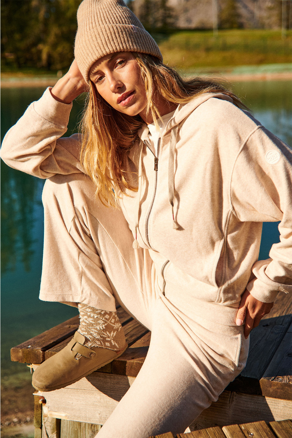 IVY MONROE Beige Zipped Jacket | Banana Moon®
