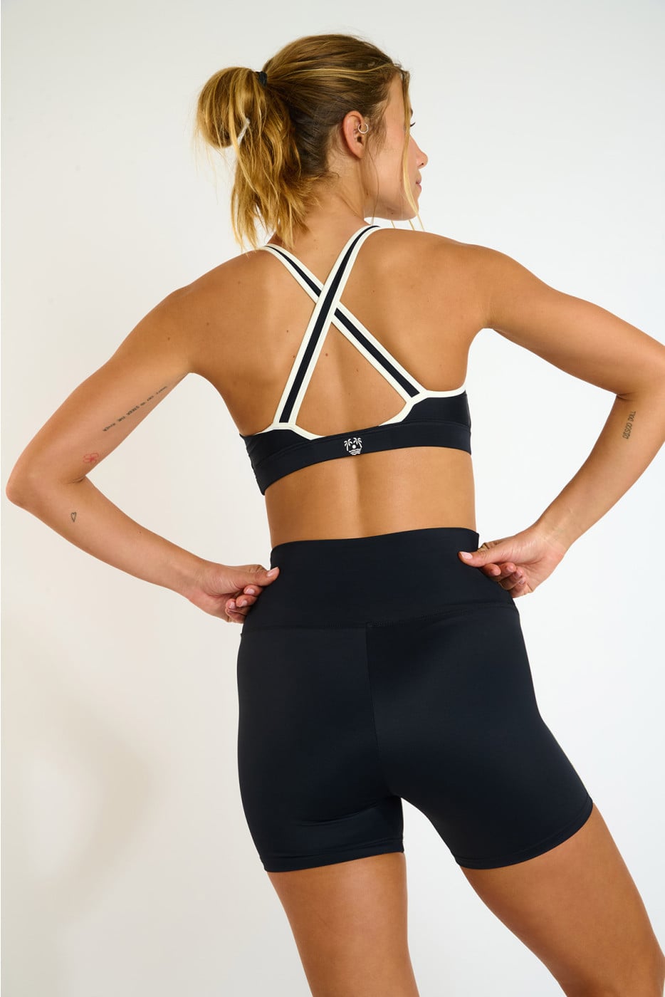 SPARK WELLFLOW black high-waisted sports shorts - 3