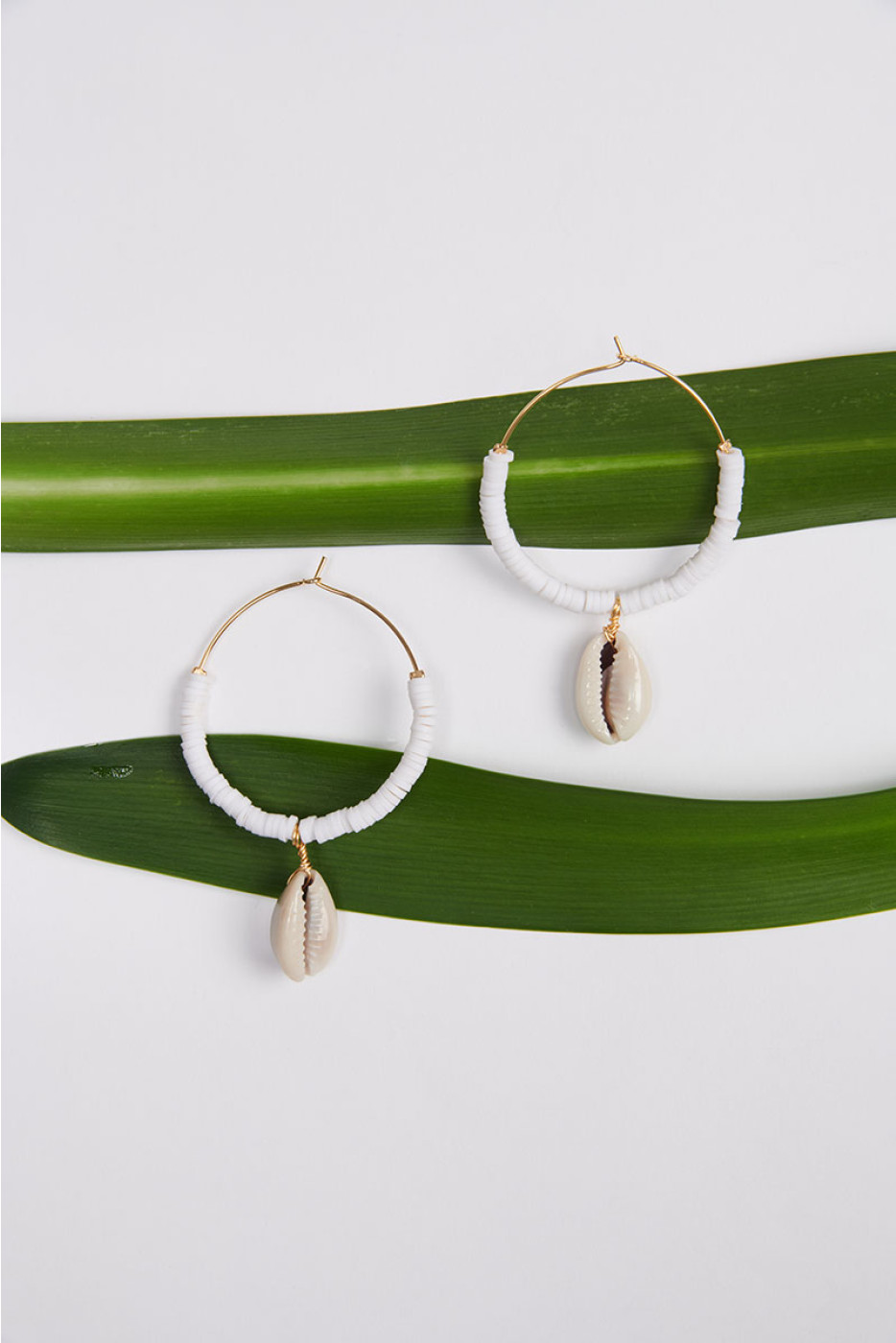 Witte oorbellen met schelpjes Waimea Earrings Salty Cali® - 2